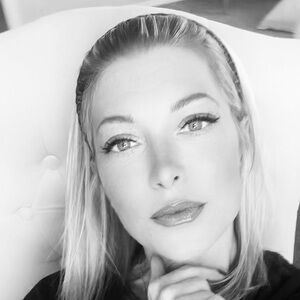 FLYER | like 🫶 to be alerted when I’m on live steam selling or silent